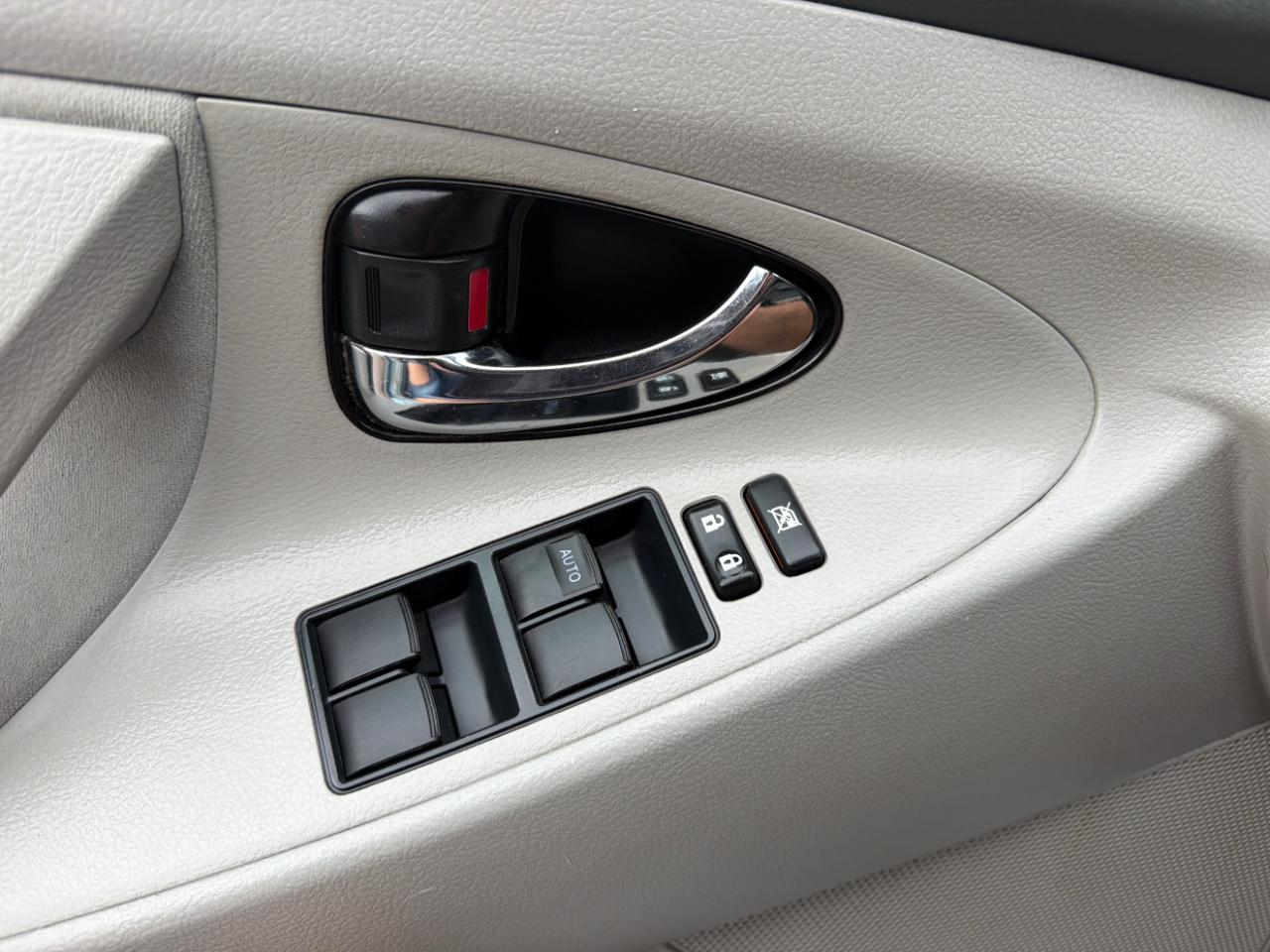 Toyota Camry 4dr Sdn I4 Auto XLE (Natl) 2007