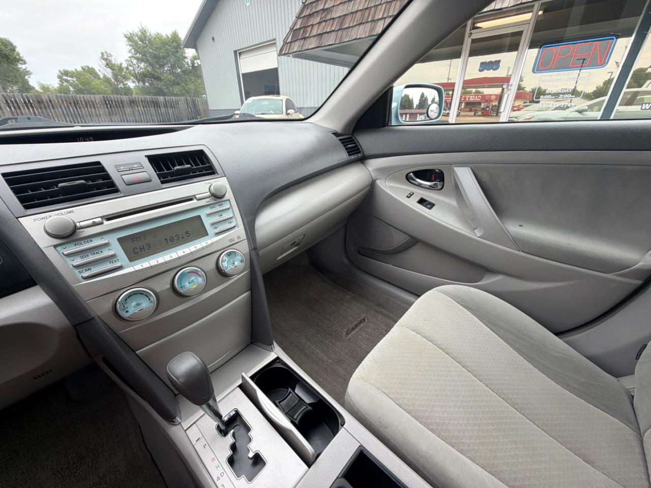 Toyota Camry 4dr Sdn I4 Auto XLE (Natl) 2007