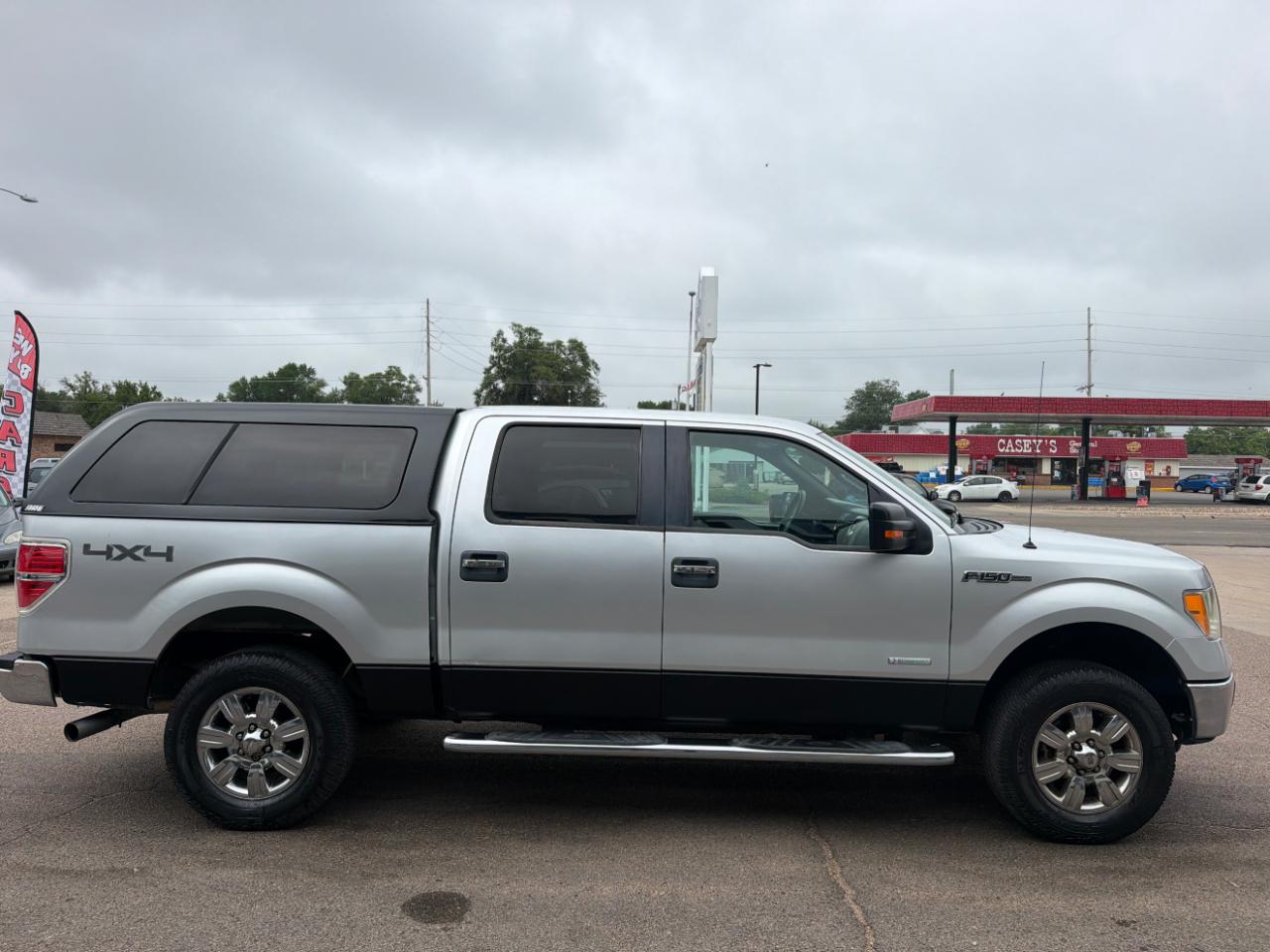 Ford F-150 4WD SuperCrew 145" Lariat 2011