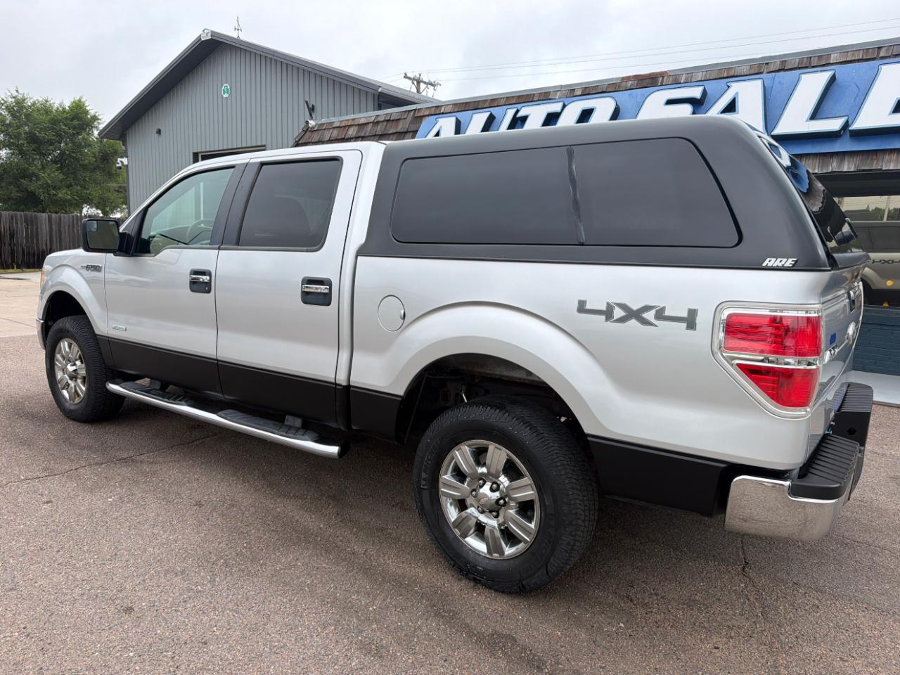 Ford F-150 4WD SuperCrew 145" Lariat 2011