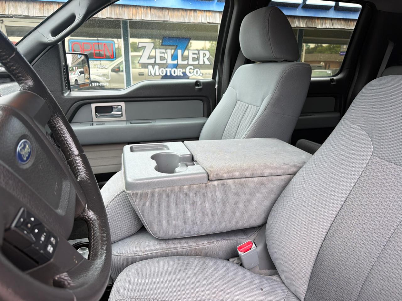 Ford F-150 4WD SuperCrew 145" Lariat 2011