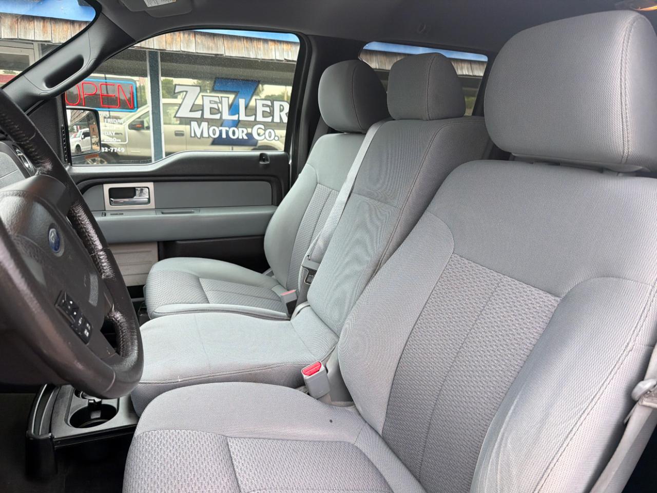 Ford F-150 4WD SuperCrew 145" Lariat 2011