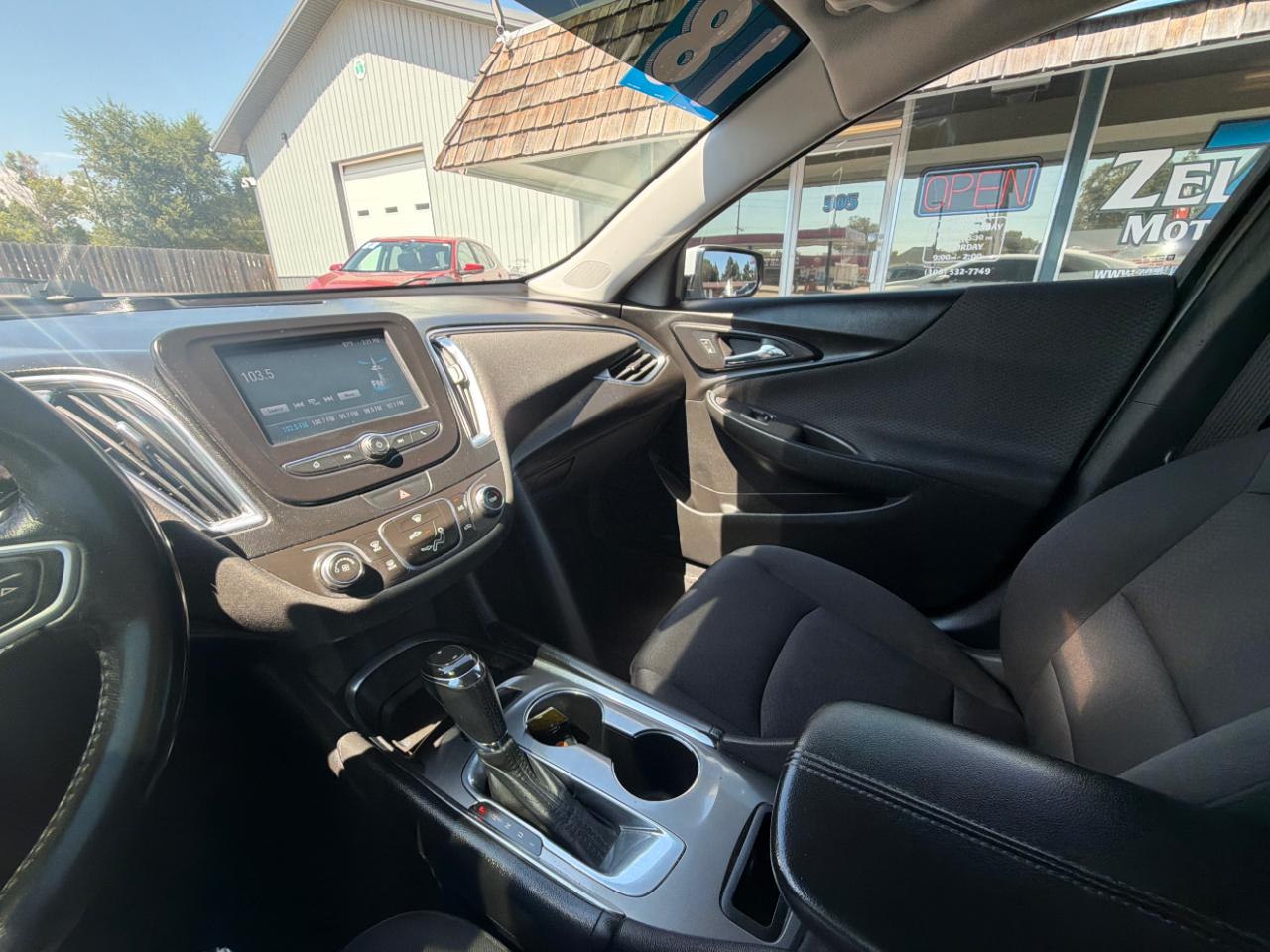 Chevrolet Malibu 4dr Sdn LT w/1LT 2018