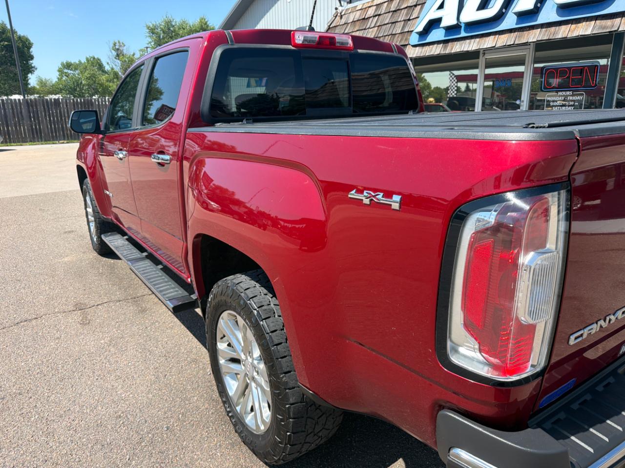 GMC Canyon 4WD Crew Cab 128.3" SLT 2017