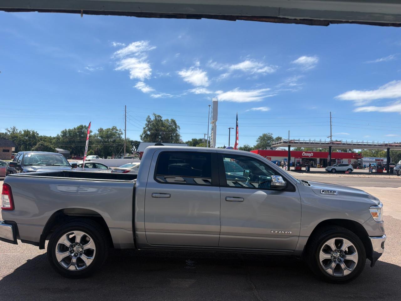 RAM 1500 Big Horn 4x4 Crew Cab 5'7" Box 2021