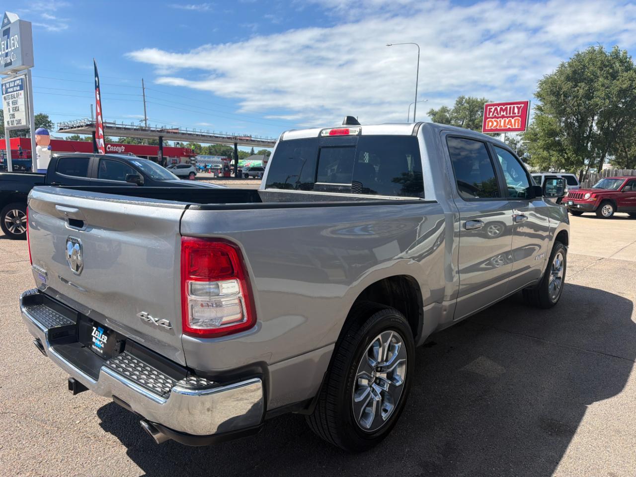 RAM 1500 Big Horn 4x4 Crew Cab 5'7" Box 2021