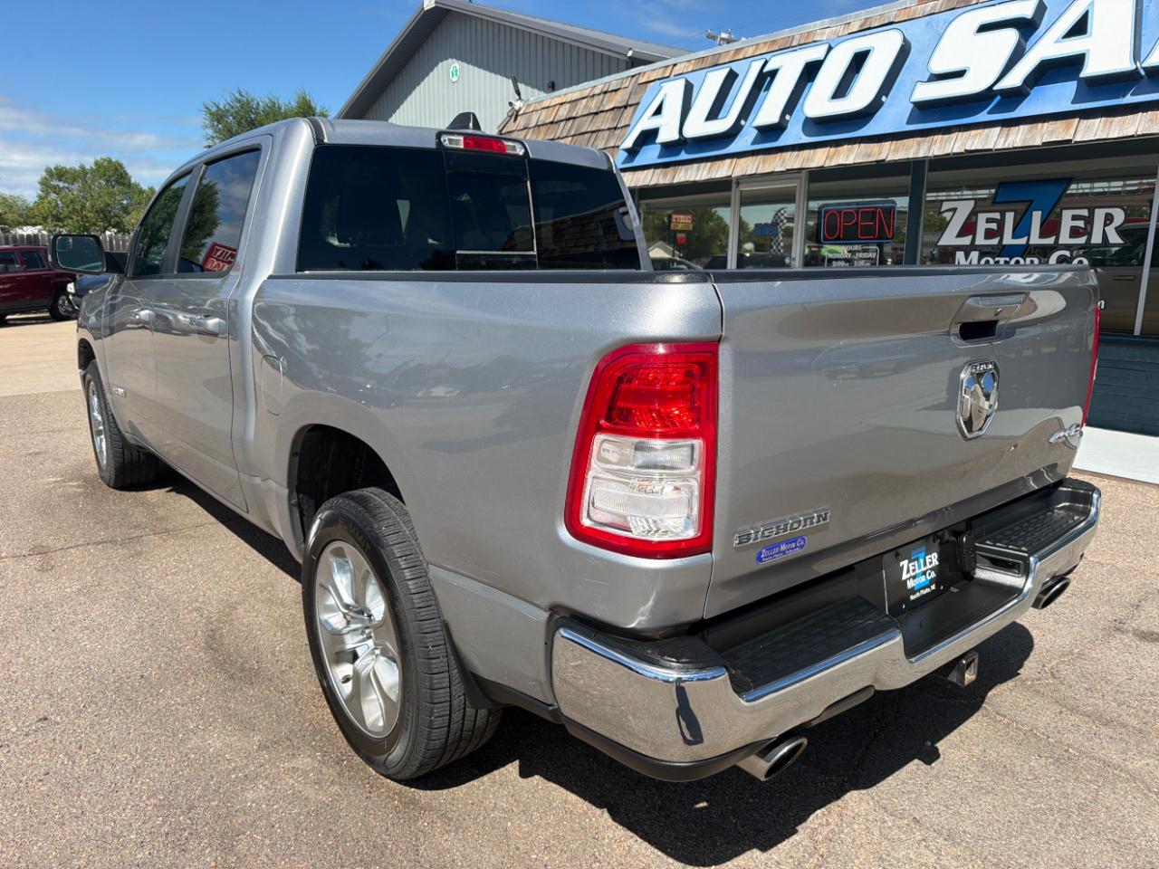 RAM 1500 Big Horn 4x4 Crew Cab 5'7" Box 2021