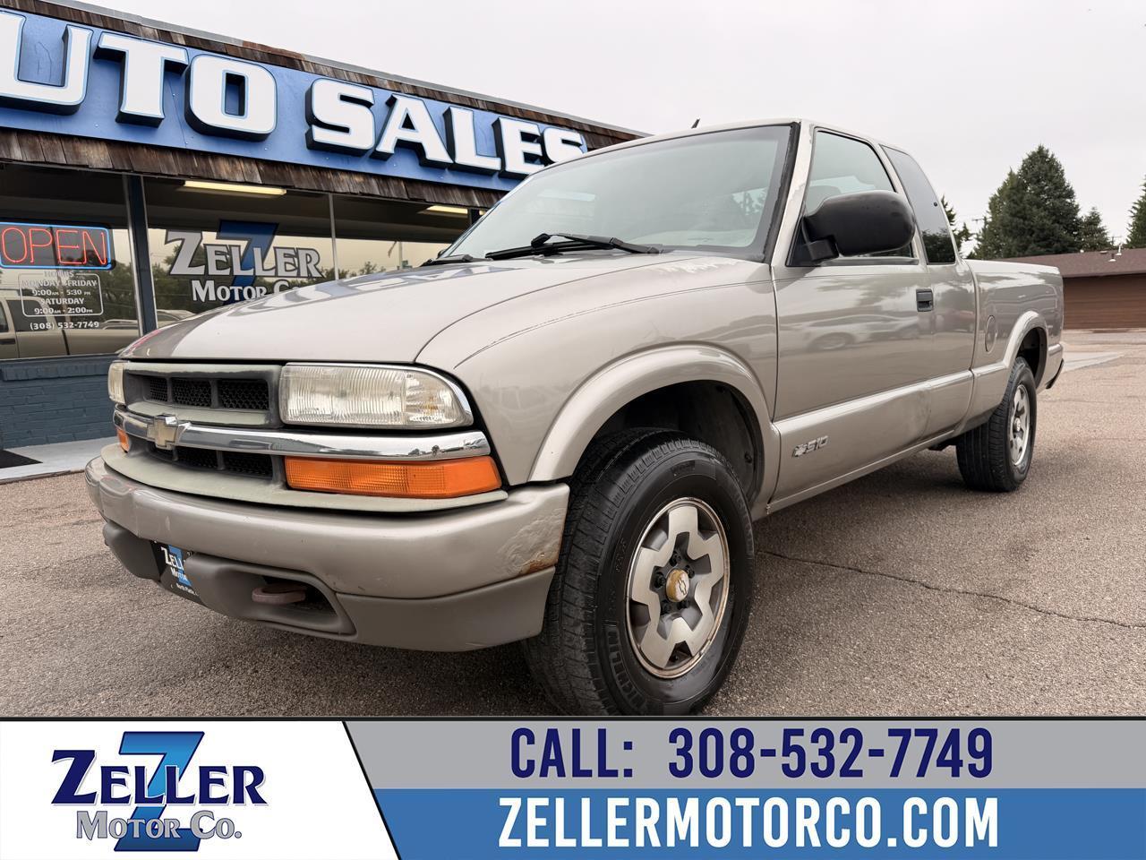 2000 Chevrolet S-10 Ext Cab 123" WB 4WD LS