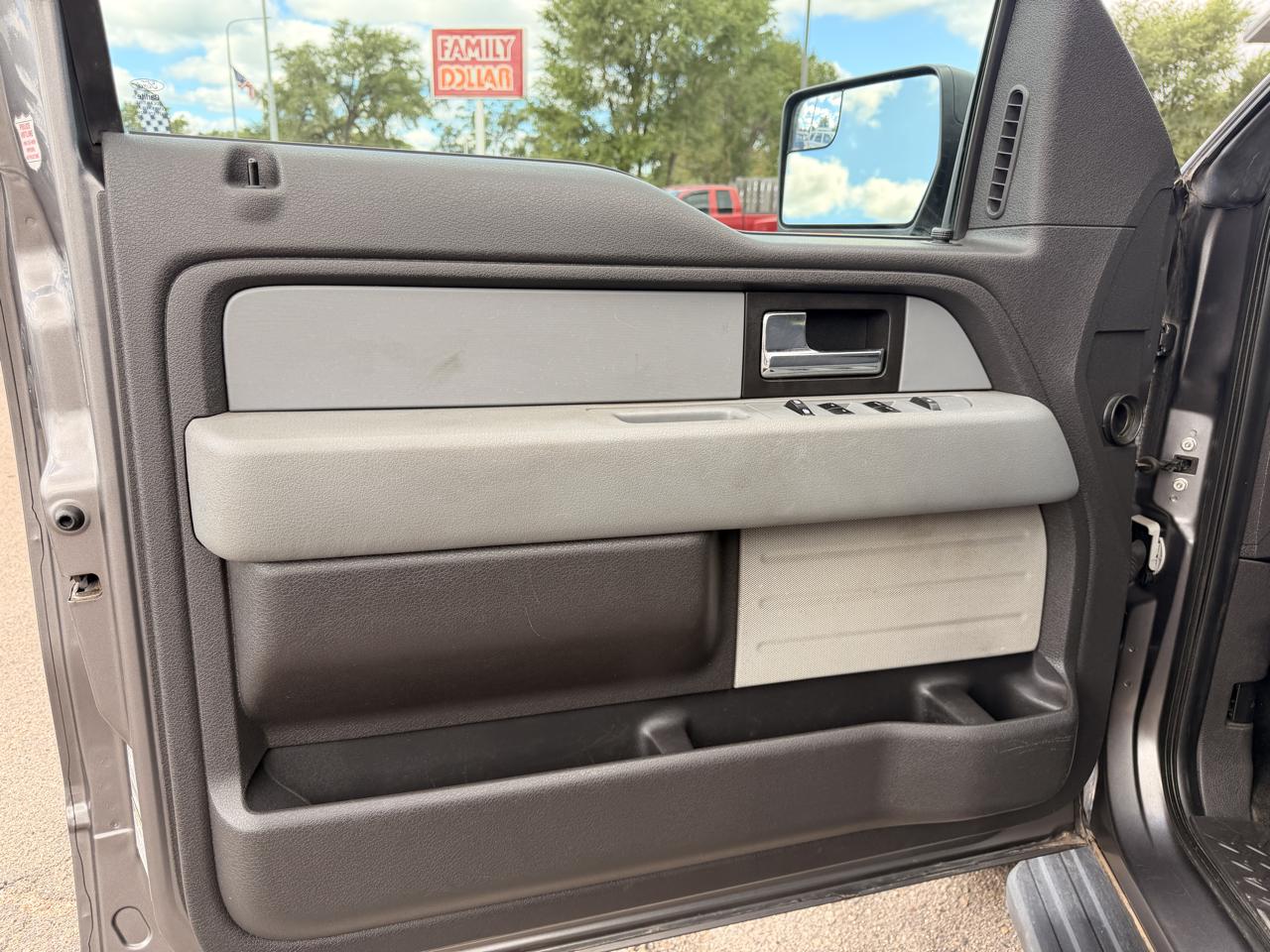 Ford F-150 4WD SuperCrew 145" Platinum 2014