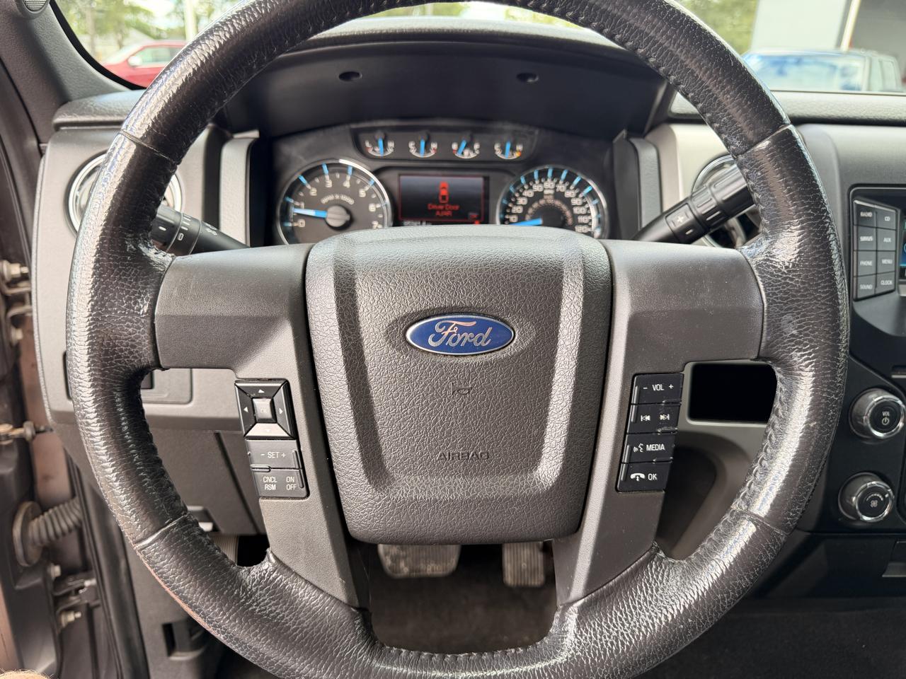 Ford F-150 4WD SuperCrew 145" Platinum 2014