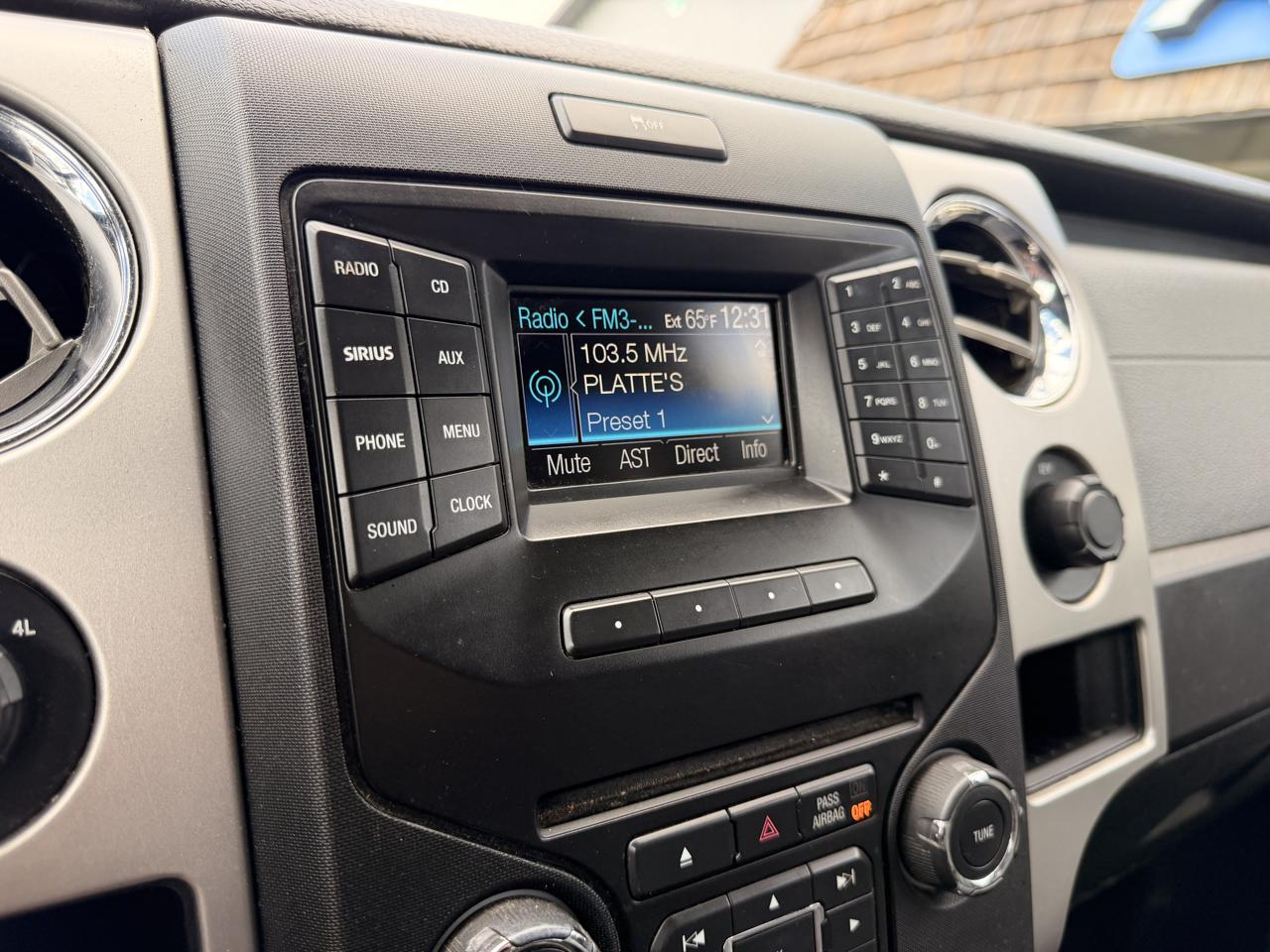 Ford F-150 4WD SuperCrew 145" Platinum 2014