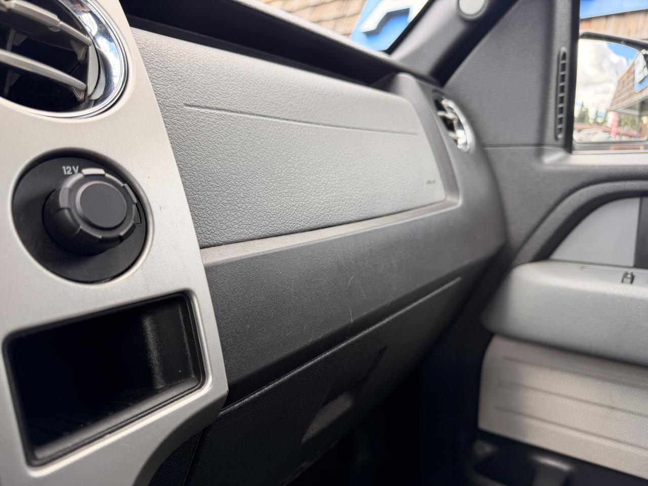 Ford F-150 4WD SuperCrew 145" Platinum 2014