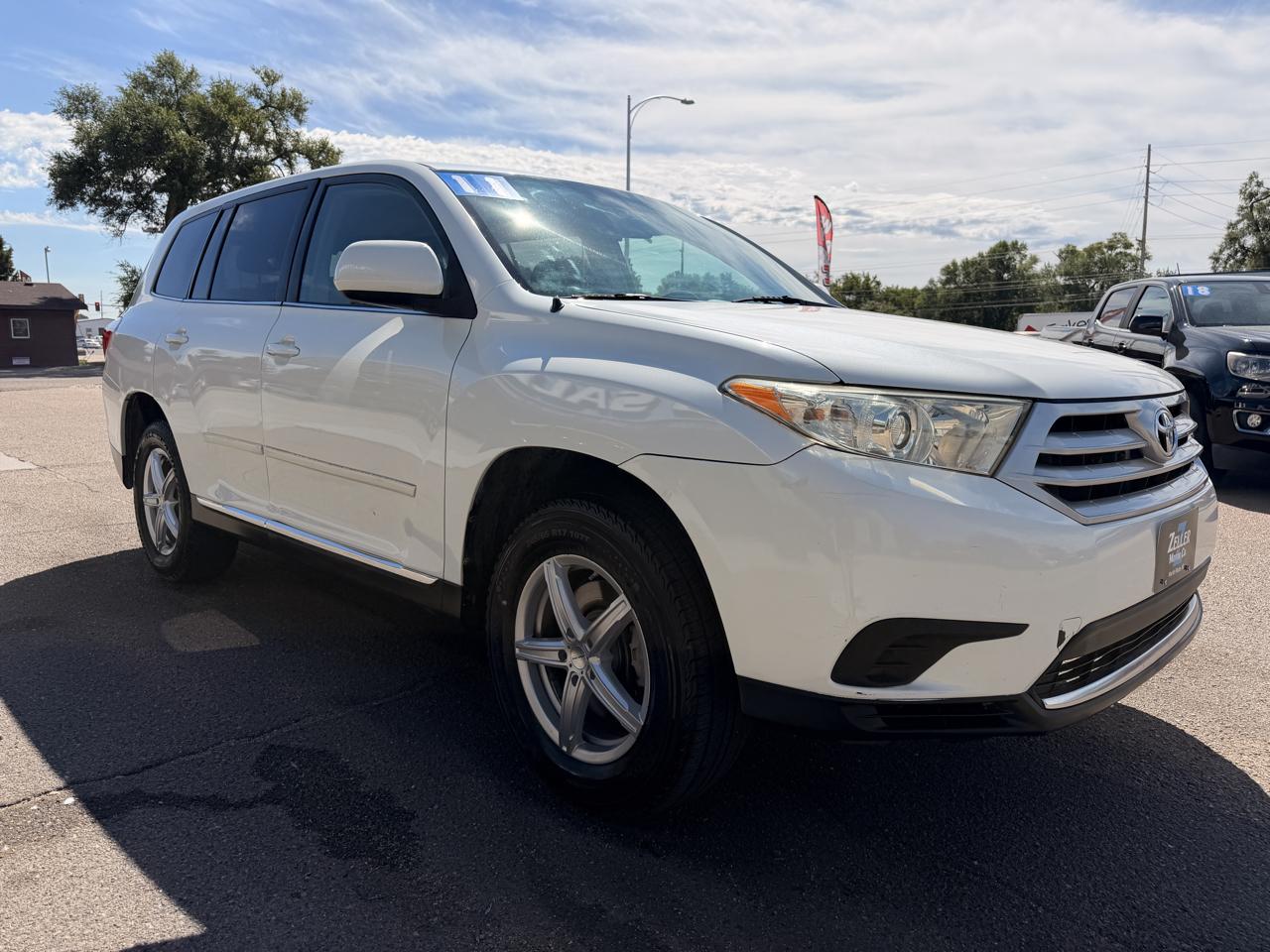 Toyota Highlander FWD 4dr L4 Base (Natl) 2011