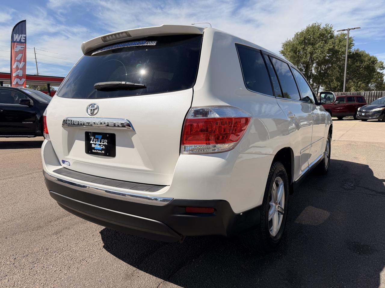 Toyota Highlander FWD 4dr L4 Base (Natl) 2011