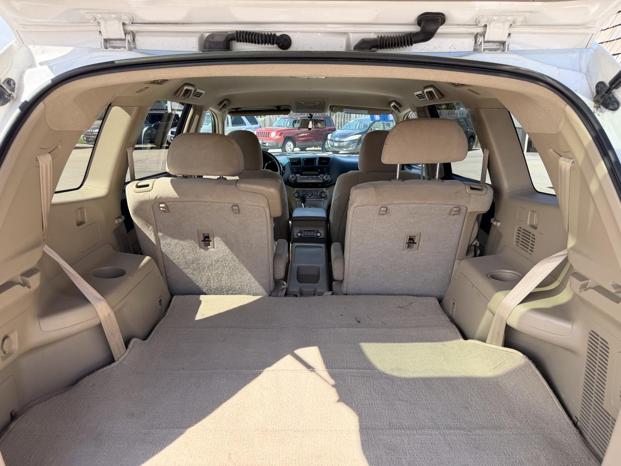 Toyota Highlander FWD 4dr L4 Base (Natl) 2011