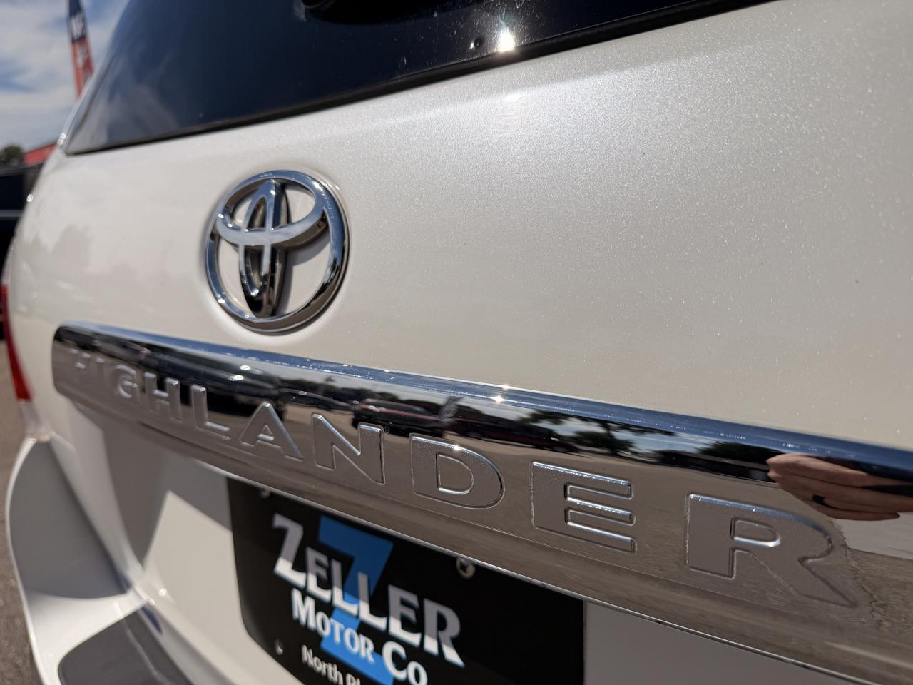 Toyota Highlander FWD 4dr L4 Base (Natl) 2011