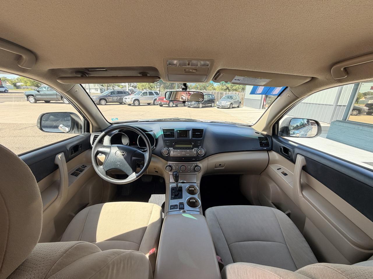 Toyota Highlander FWD 4dr L4 Base (Natl) 2011