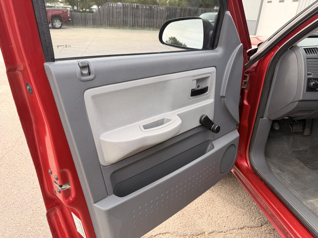 Dodge Dakota 2dr Club Cab 131 ST 2006