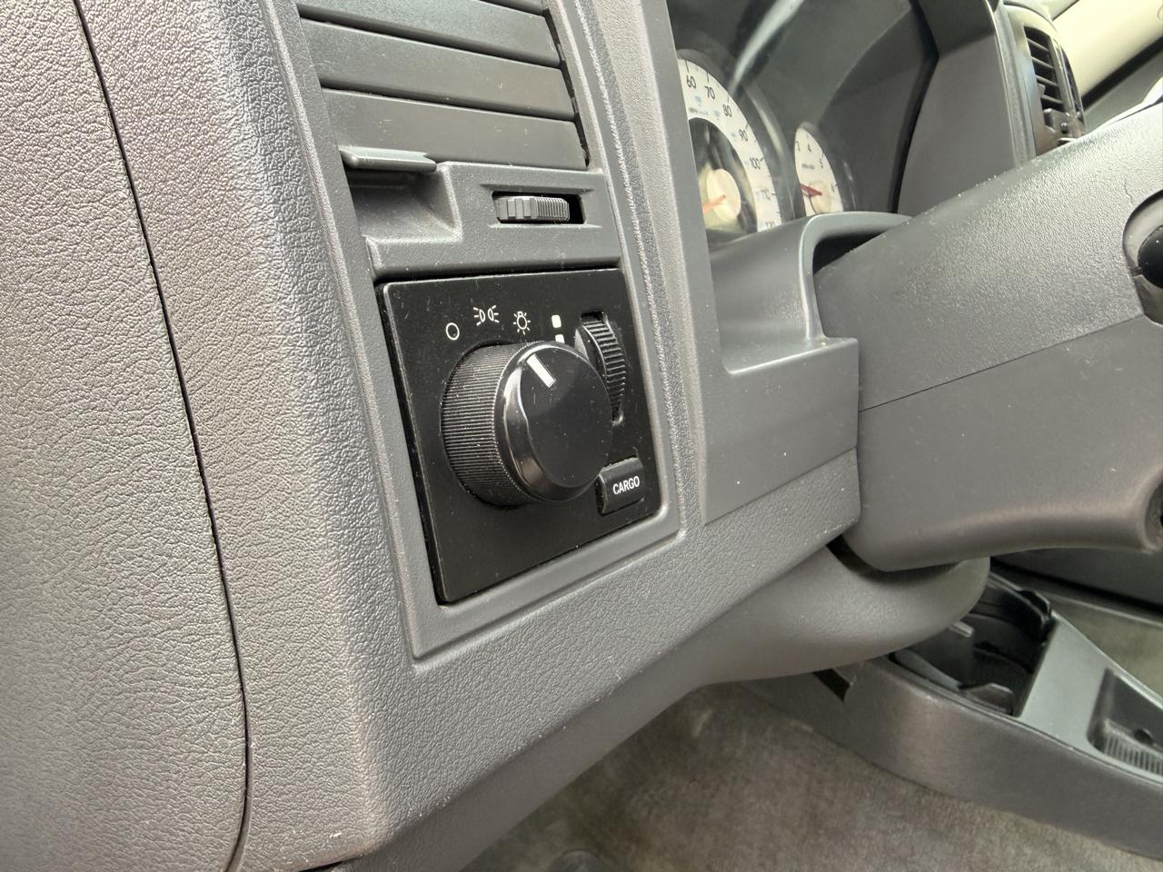 Dodge Dakota 2dr Club Cab 131 ST 2006