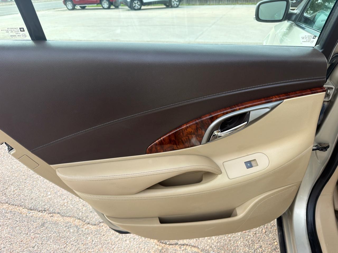 Buick LaCrosse 4dr Sdn Leather FWD 2013