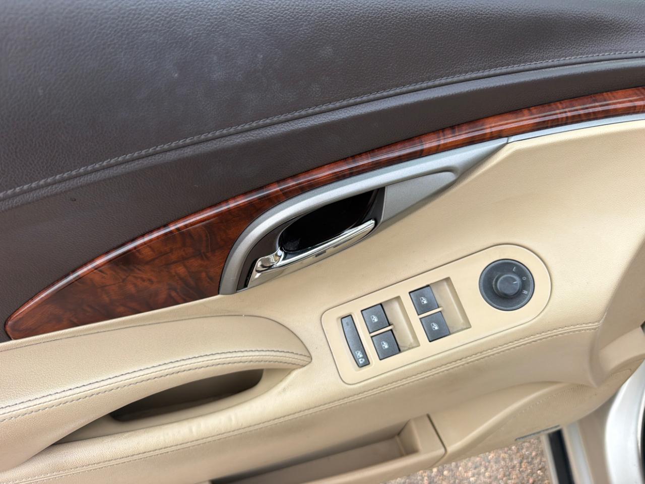 Buick LaCrosse 4dr Sdn Leather FWD 2013