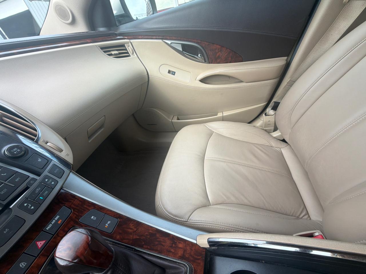 Buick LaCrosse 4dr Sdn Leather FWD 2013