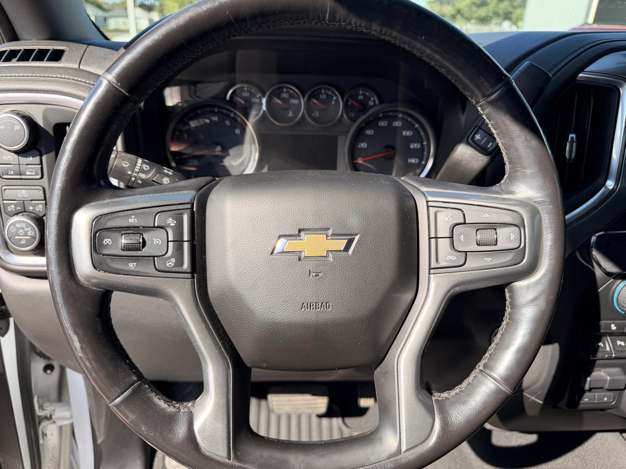 Chevrolet Silverado 1500 4WD Crew Cab 147" LT 2019