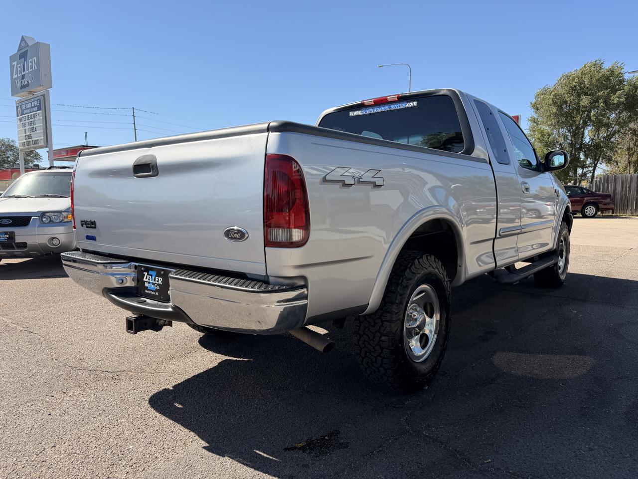 Ford F-150 Supercab 139" 4WD XL 2000