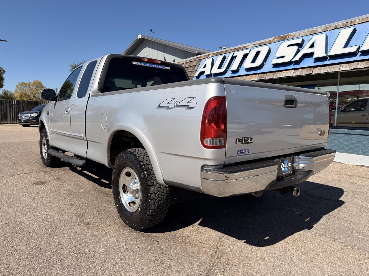 Ford F-150 Supercab 139" 4WD XL 2000