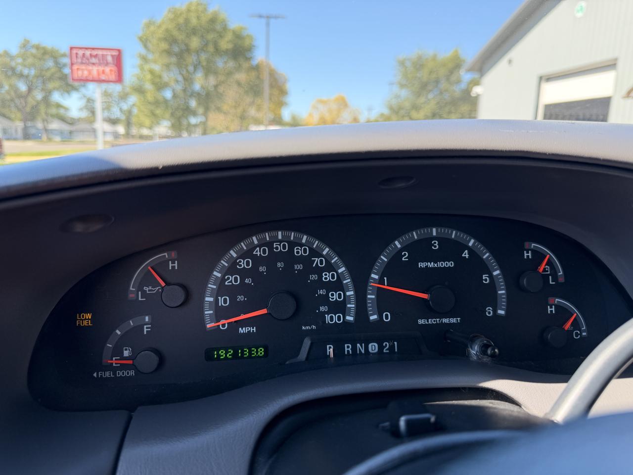Ford F-150 Supercab 139" 4WD XL 2000