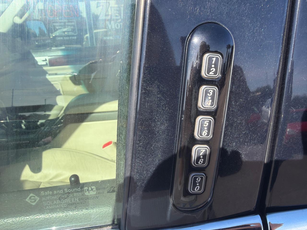 Lincoln Aviator 4dr AWD Ultimate 2004