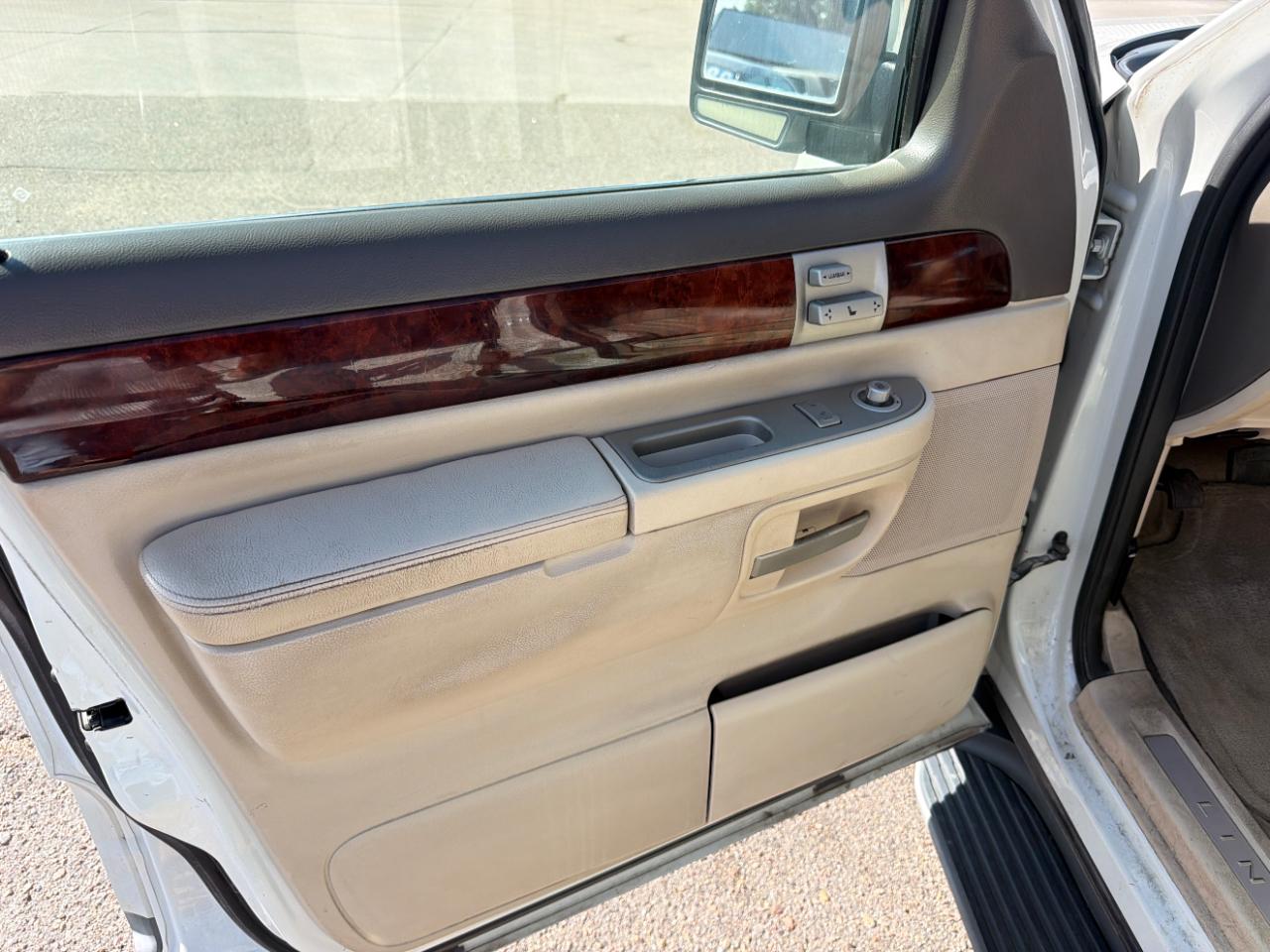 Lincoln Aviator 4dr AWD Ultimate 2004
