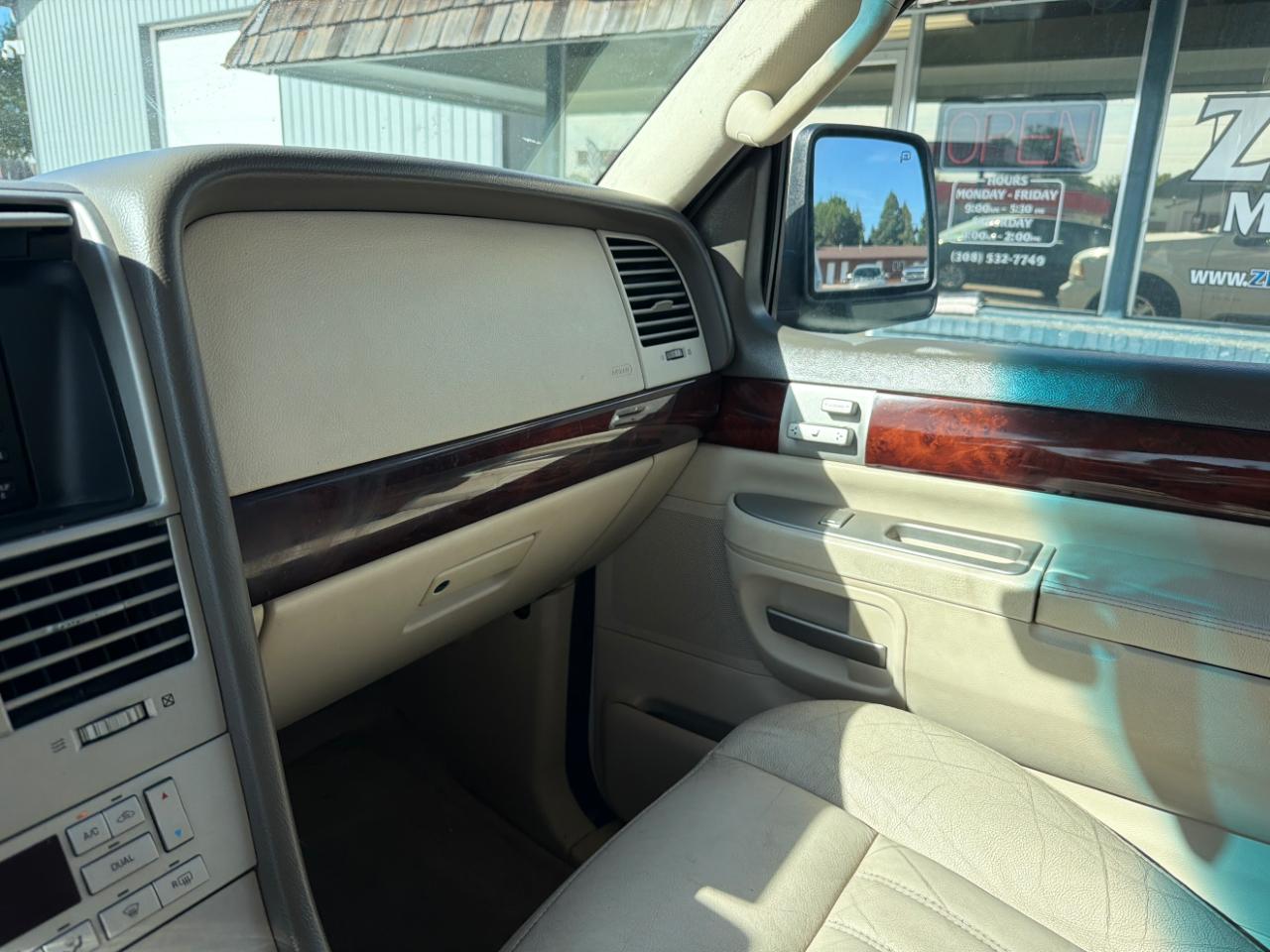 Lincoln Aviator 4dr AWD Ultimate 2004