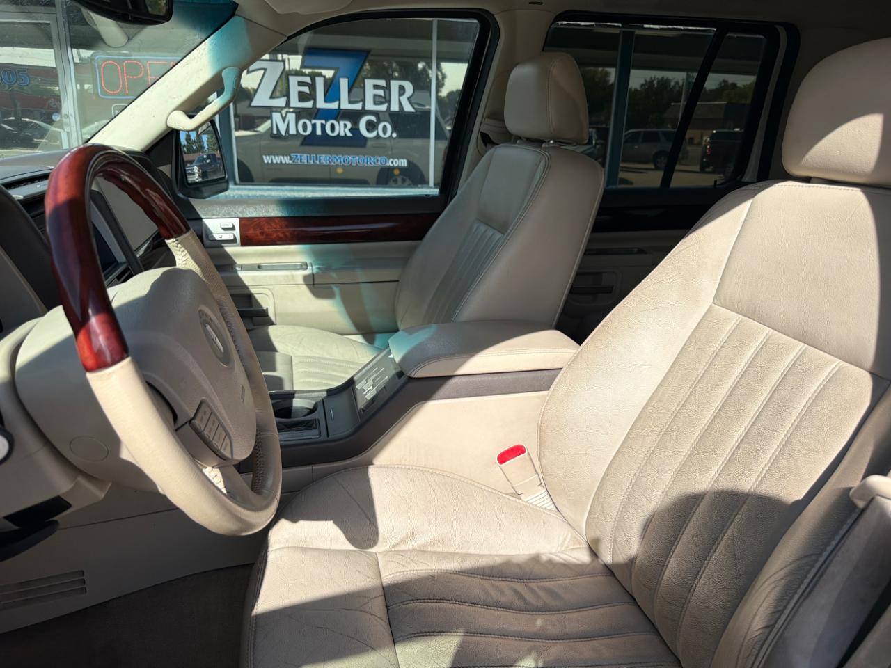 Lincoln Aviator 4dr AWD Ultimate 2004