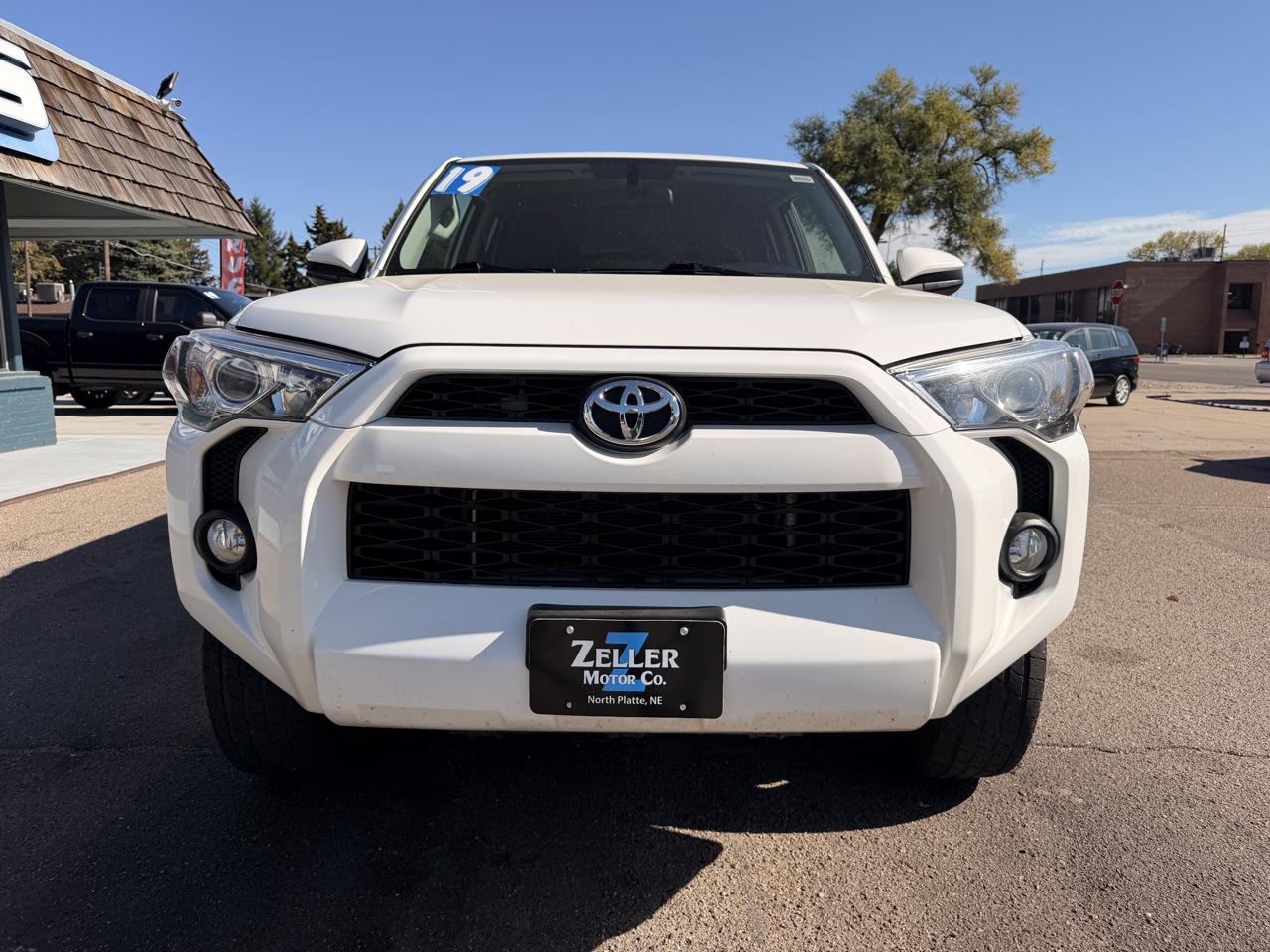 Toyota 4Runner SR5 V8 4WD 2019