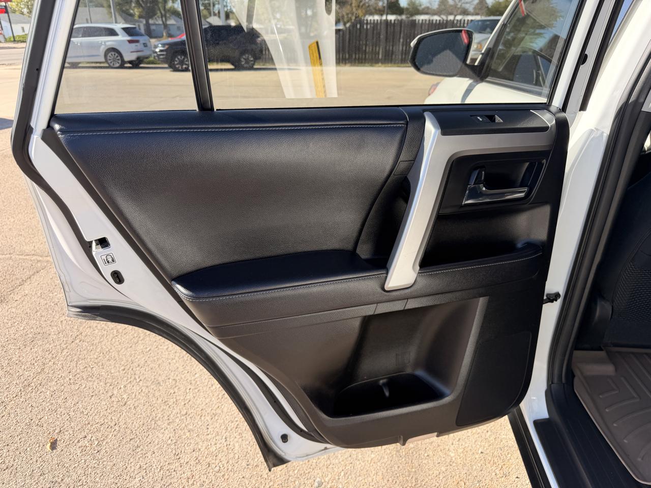 Toyota 4Runner SR5 V8 4WD 2019