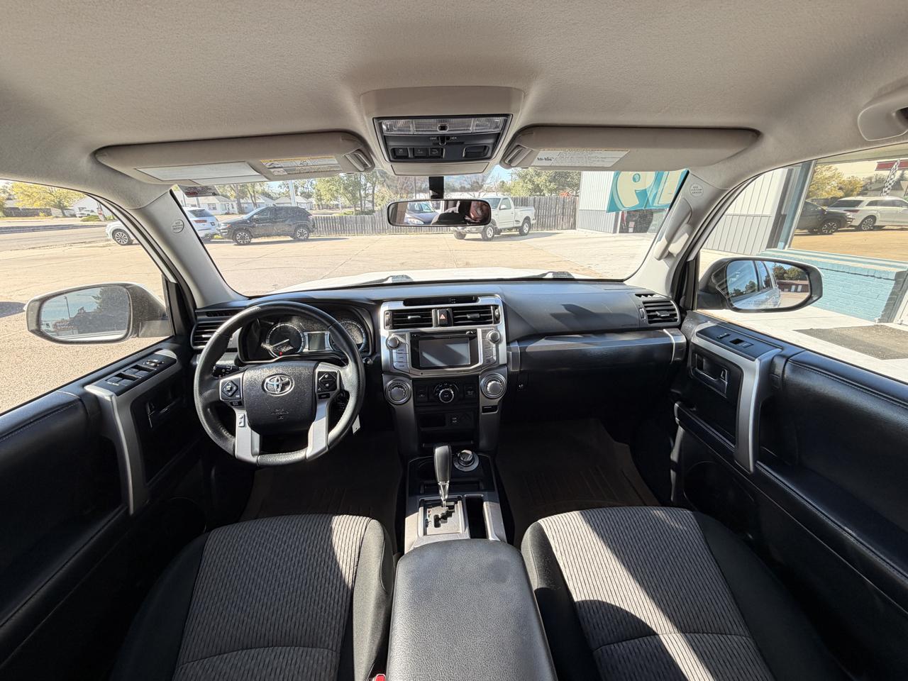 Toyota 4Runner SR5 V8 4WD 2019