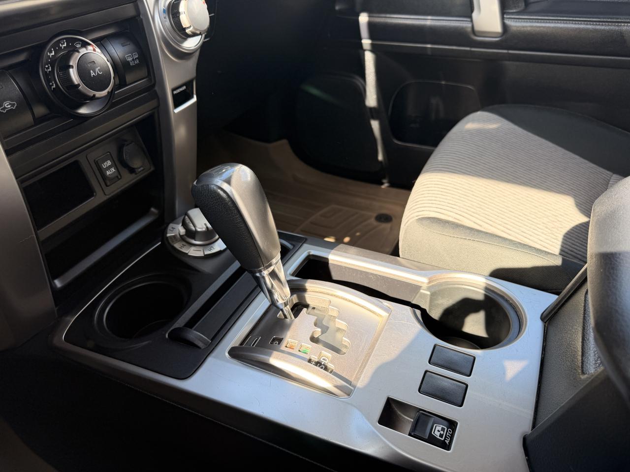 Toyota 4Runner SR5 V8 4WD 2019