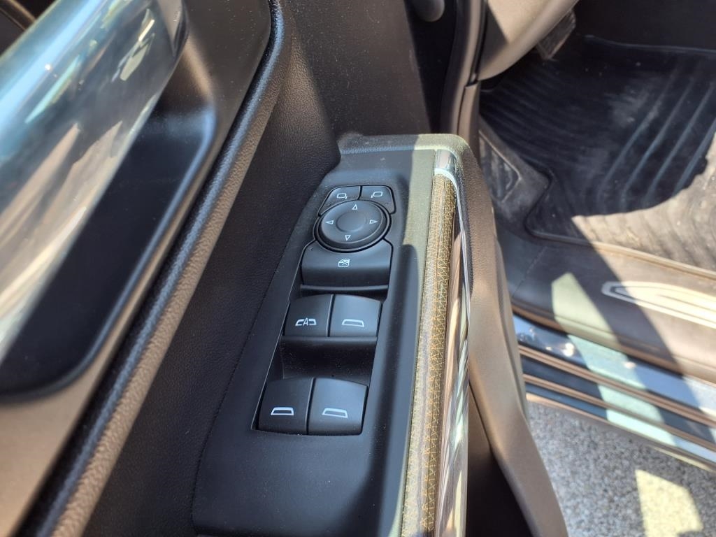 Chevrolet Silverado 1500 LTD 4WD Crew Cab 147" LT w/2FL 2022