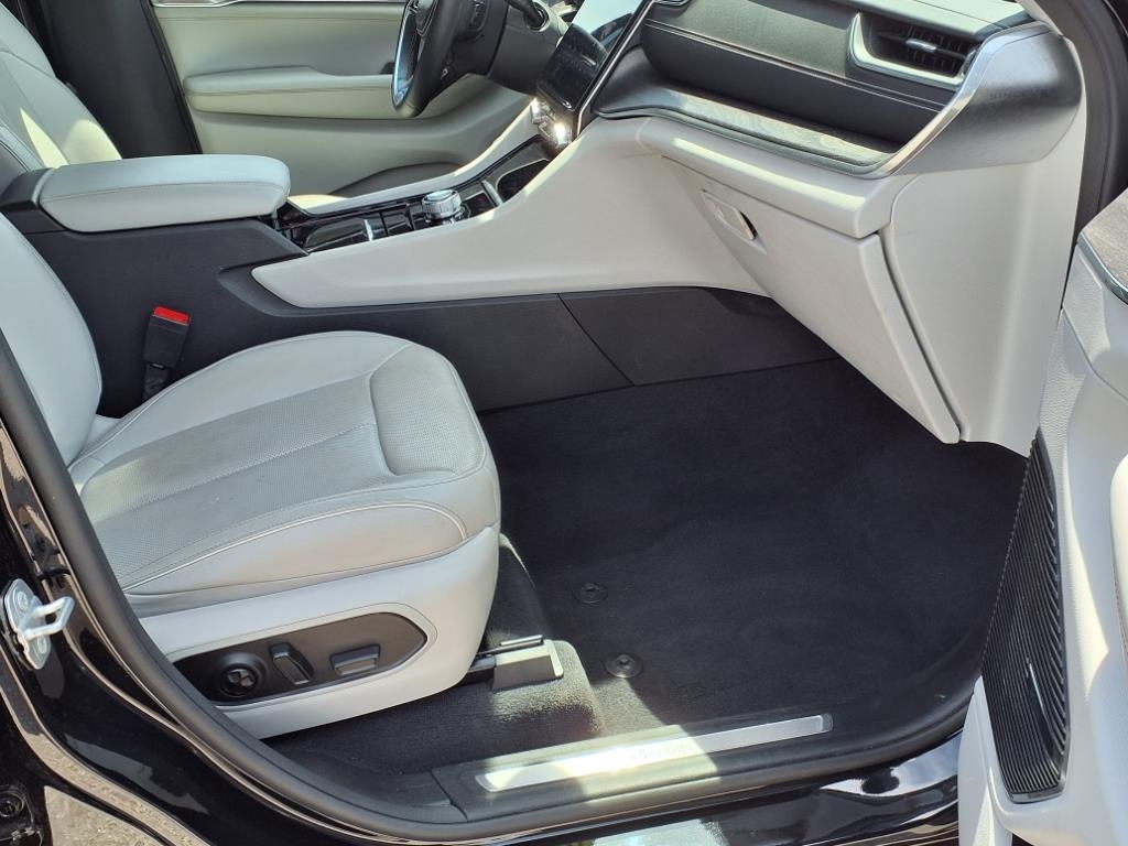 Jeep Grand Cherokee Overland 4x4 2022 Jeep Grand Cherokee Overland 4x4 2022