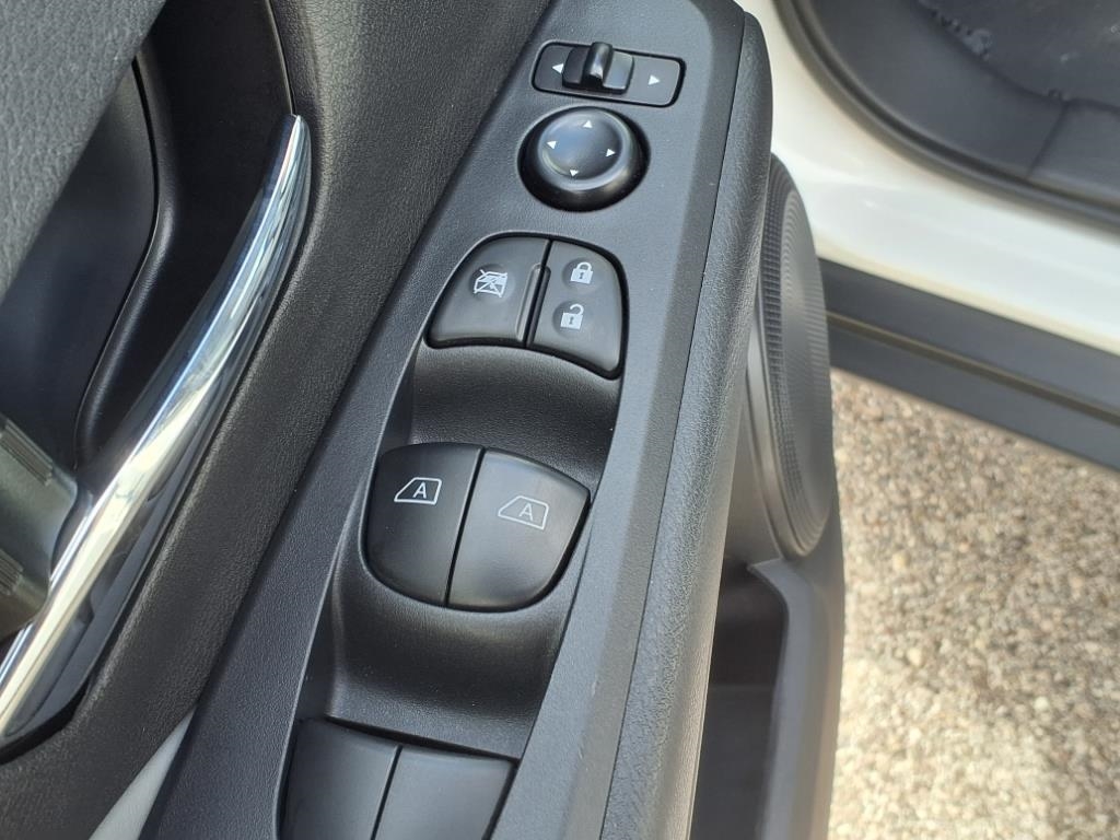 Nissan Kicks SR FWD 2023 Nissan Kicks SR FWD 2023