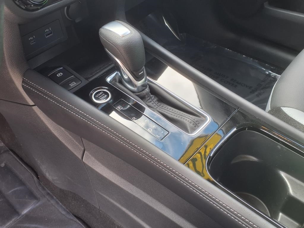 Nissan Kicks SR FWD 2023 Nissan Kicks SR FWD 2023