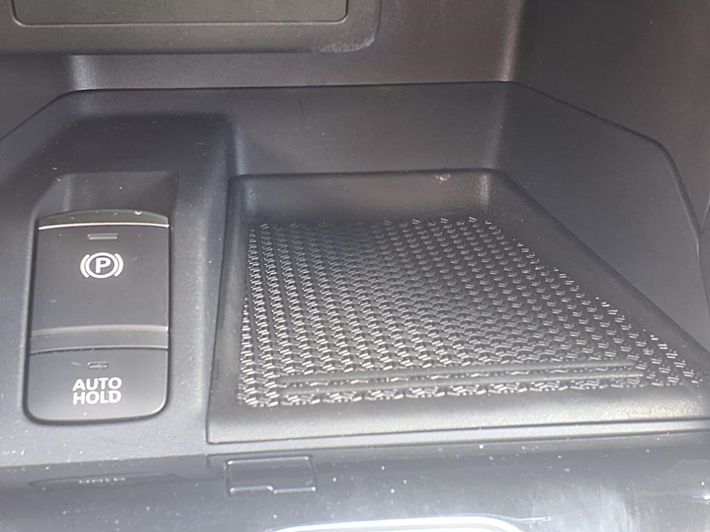 Nissan Kicks SR FWD 2023 Nissan Kicks SR FWD 2023