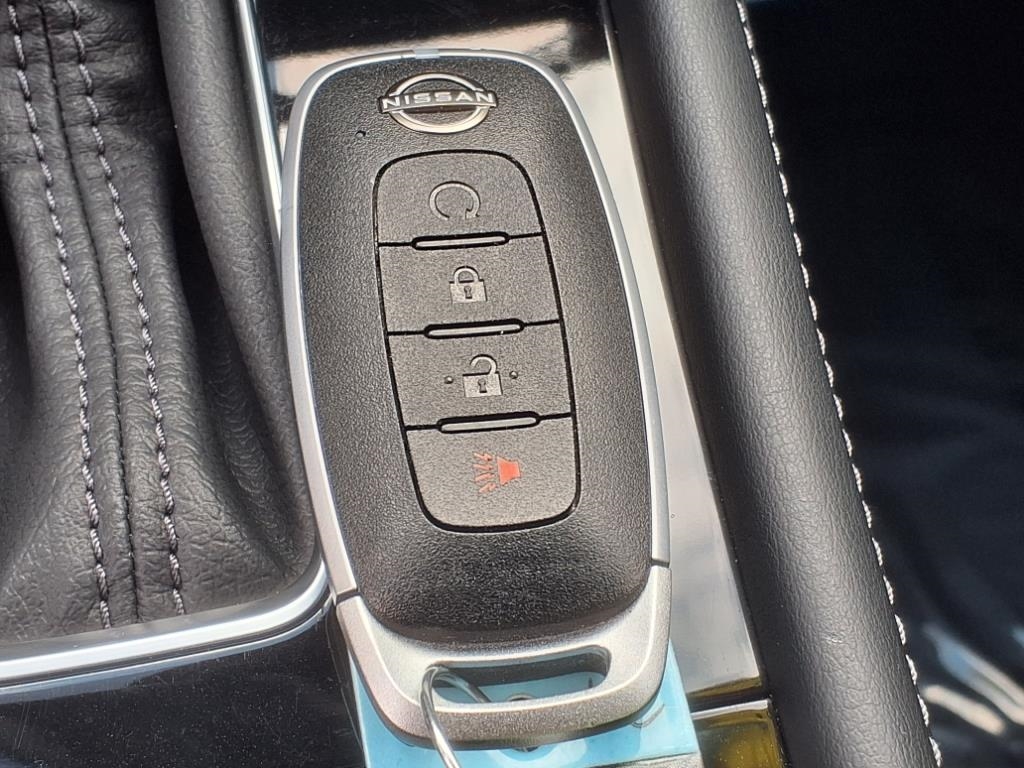 Nissan Kicks SR FWD 2023 Nissan Kicks SR FWD 2023