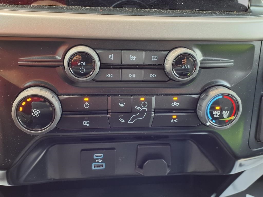 Ford F-150 XL 4WD SuperCab 6.5' Box 2024