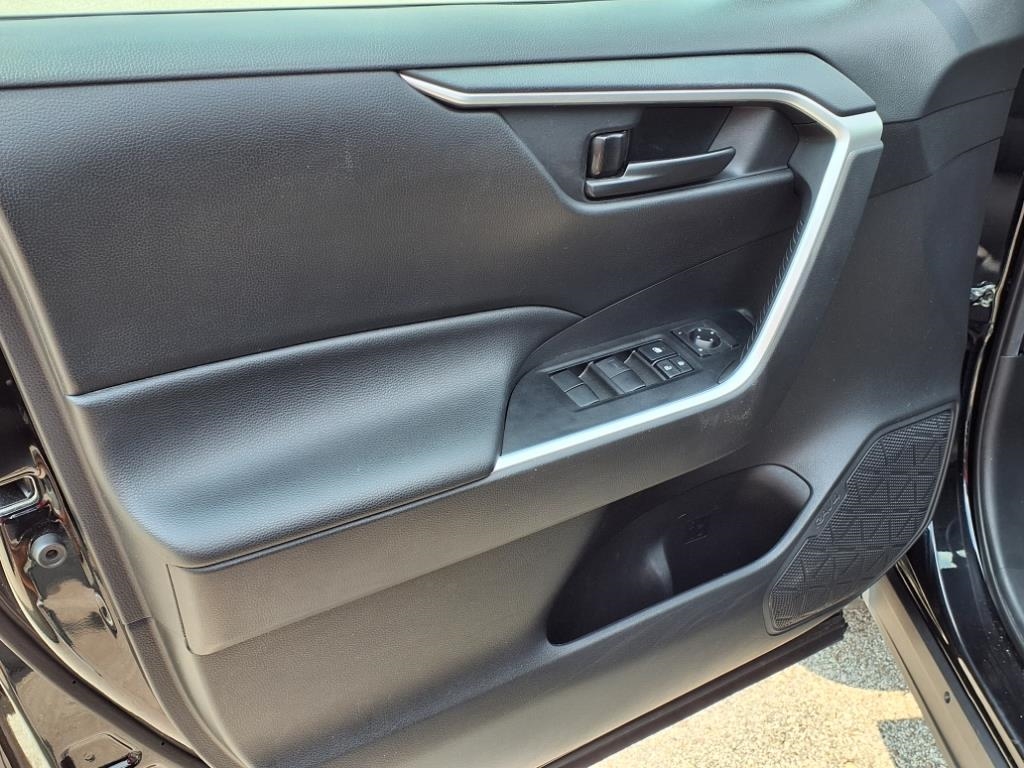 Toyota RAV4 Hybrid LE AWD (Natl) 2021 Toyota RAV4 Hybrid LE AWD (Natl) 2021