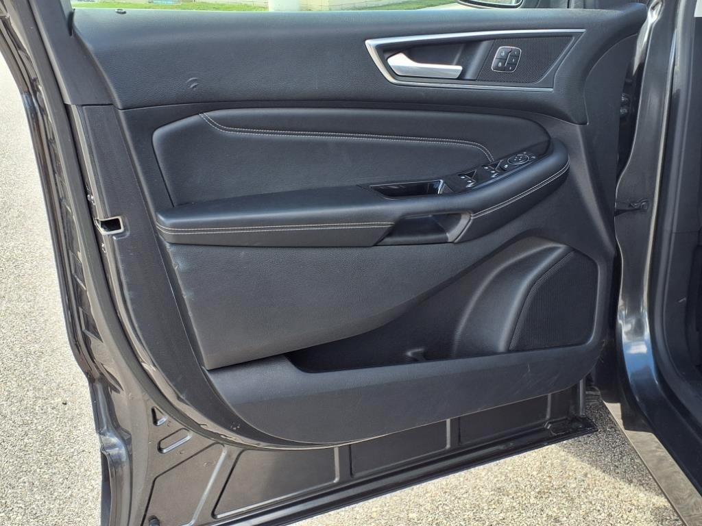 Ford Edge 4dr Titanium AWD 2016 Ford Edge 4dr Titanium AWD 2016