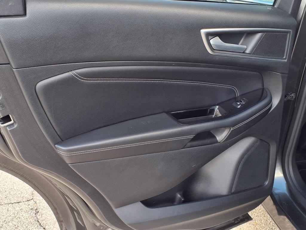 Ford Edge 4dr Titanium AWD 2016 Ford Edge 4dr Titanium AWD 2016