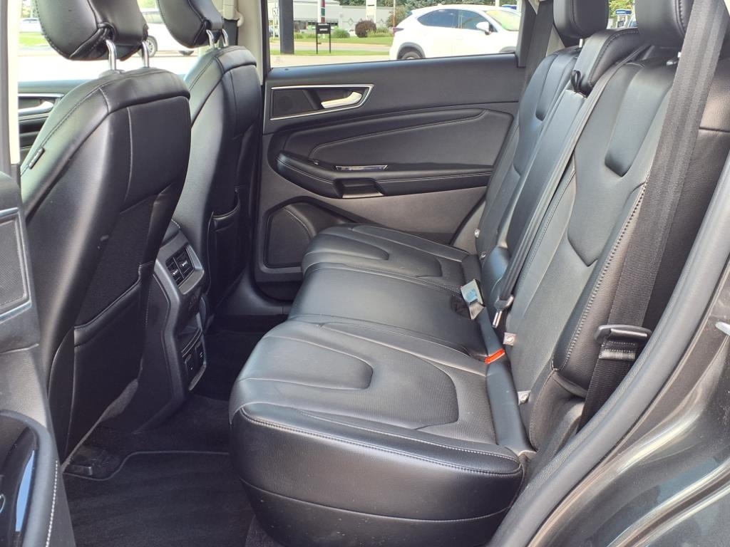 Ford Edge 4dr Titanium AWD 2016 Ford Edge 4dr Titanium AWD 2016