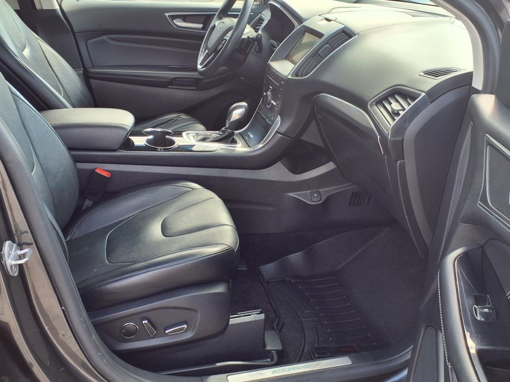 Ford Edge 4dr Titanium AWD 2016 Ford Edge 4dr Titanium AWD 2016